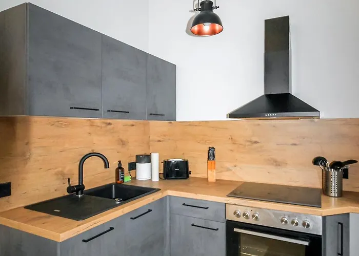Ferienwohnung Lorenz Mit Kostenlosem Parkplatz Netflix Boxspringbett Kueche
