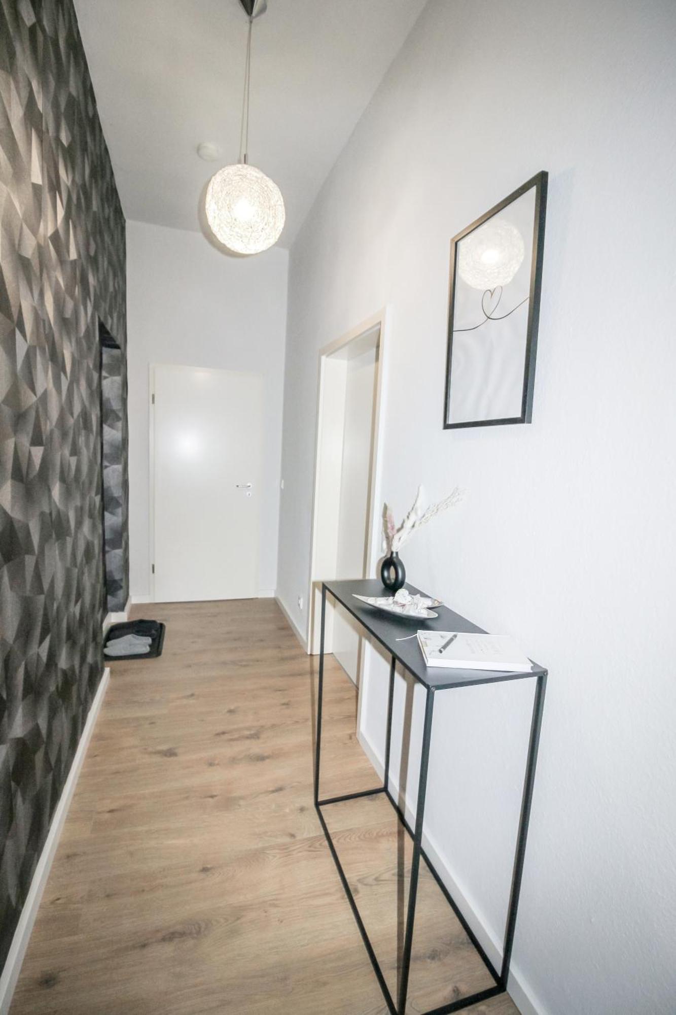 Lorenz Mit Kostenlosem Parkplatz Netflix Boxspringbett Kueche * Magdeburg